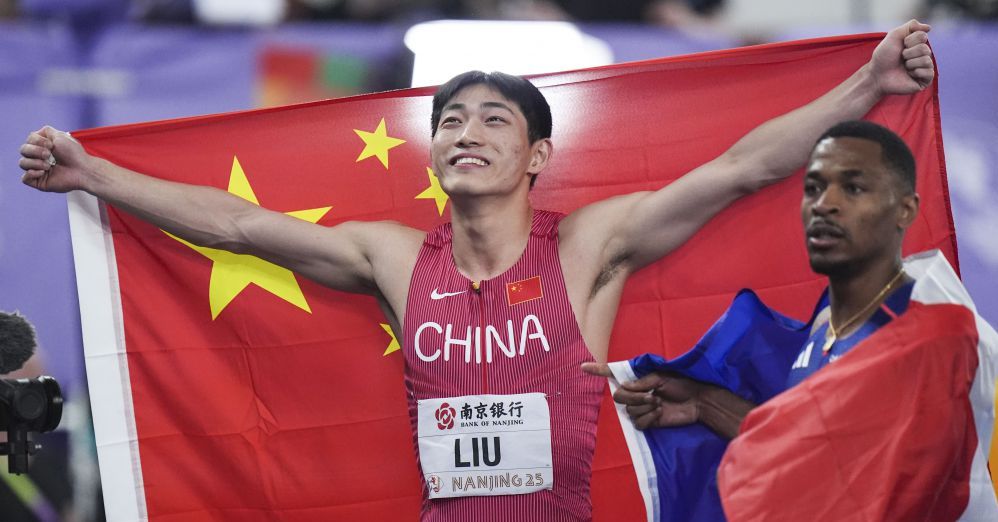 亚与伯恩